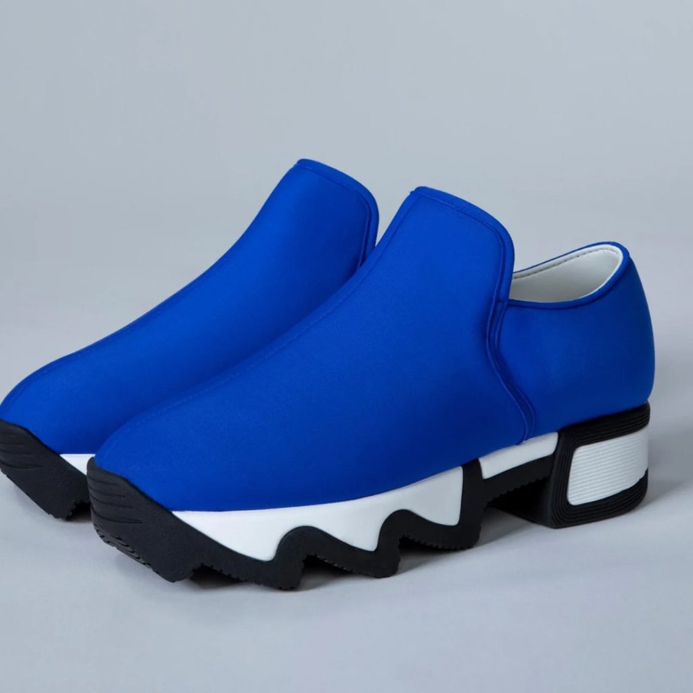 iRi Low Top Sneaker in Blue  size 38.5 - worn 1x inside :)